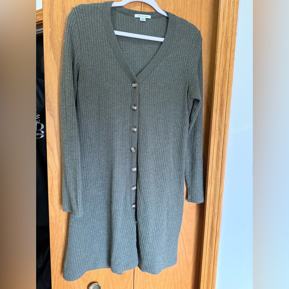 GOOD CONDITION: American Eagle Long Ribbed Button-Front Sweater Dress Green